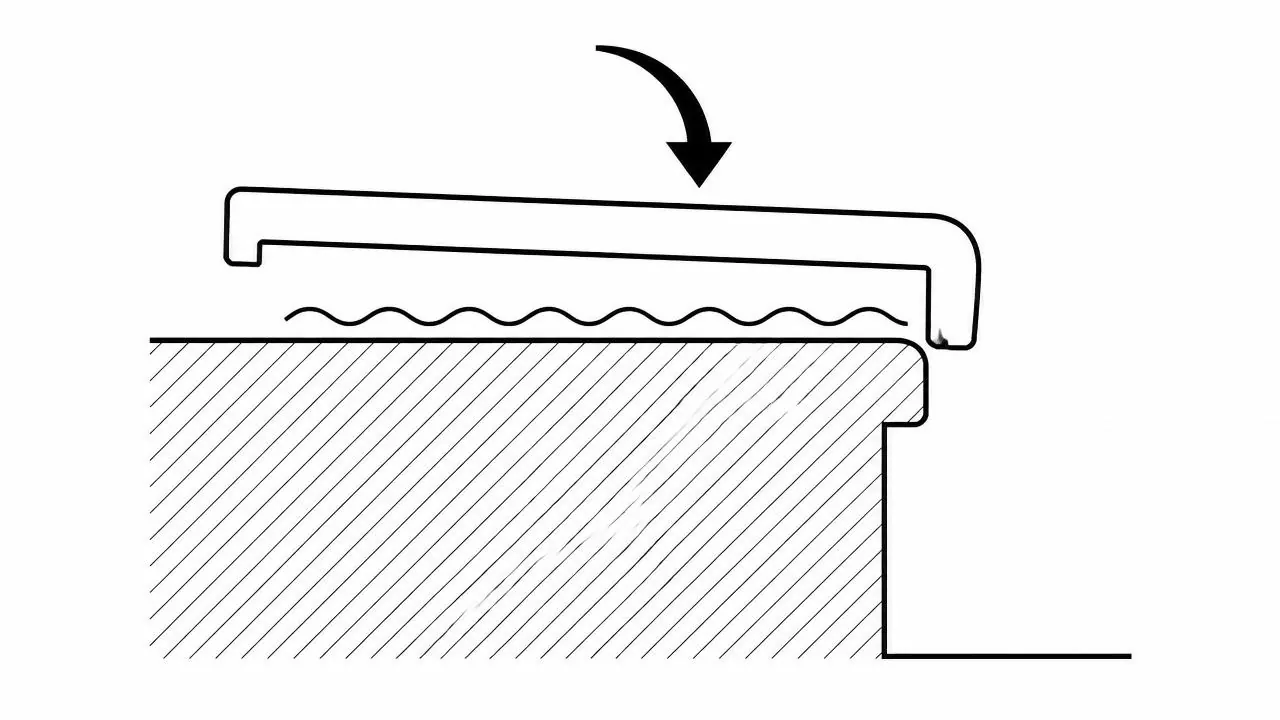 Cross-section of overlap nosing sitting on an existing tread
